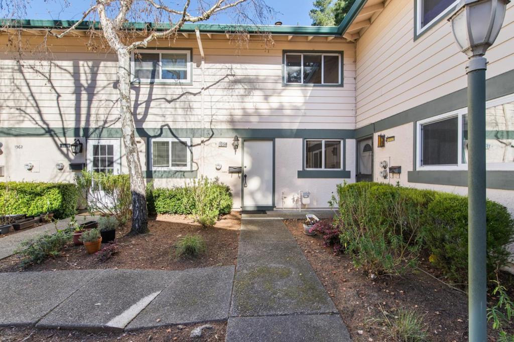 Beautifully bright and spacious townhome in a sunny and quiet neighborhood. The large living room offers direct access to a private, fenced-in, backyard perfect for outdoor living and entertaining. A half bath on the first level is a great bonus feature. The second story offers two spacious bedrooms, and a full bathroom with a shower tub. Perfectly located with quick access to Pacifica's stunning coastal trails and beaches.