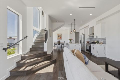 Photo of 1301 Tamarind Avenue, Hollywood, CA 90028 (MLS # SR26060220)