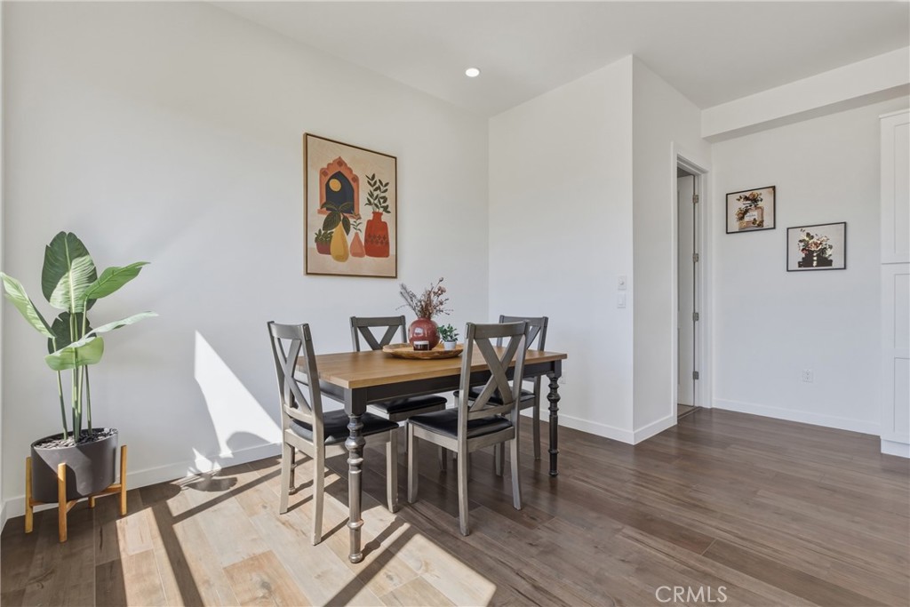 1301 Tamarind Avenue