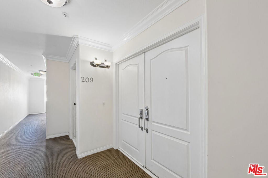 5224 Zelzah Avenue 209, Los Angeles CA 91316