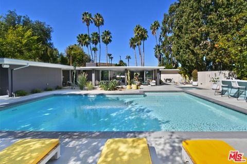 Photo of 20150 Delita Drive, Woodland Hills, CA 91364 (MLS # 26672231)