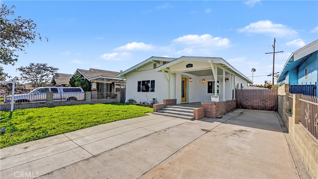 1933 W 43rd Place
