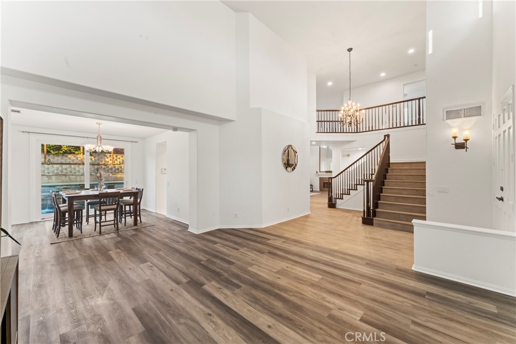 Vista Los Posas - Residential