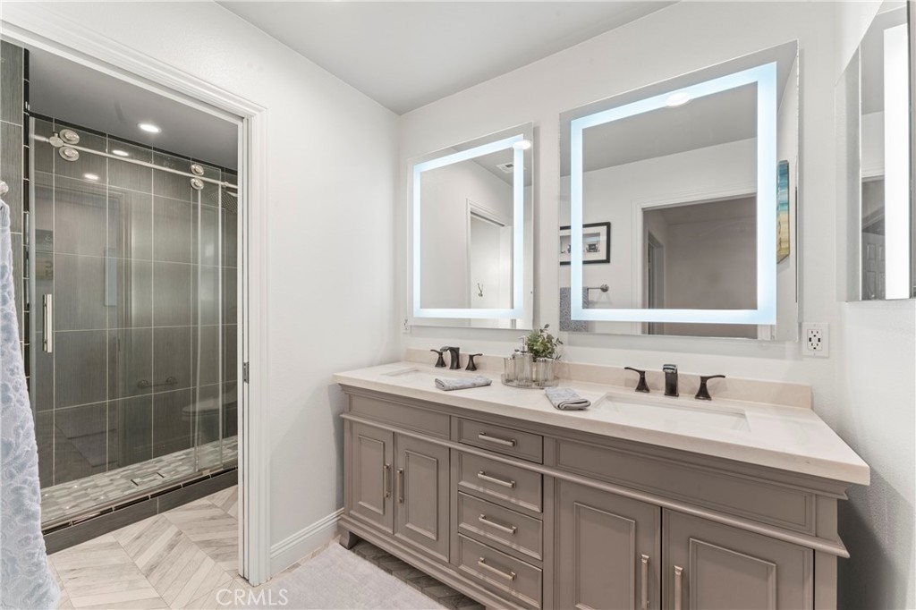 Vista Los Posas - Residential