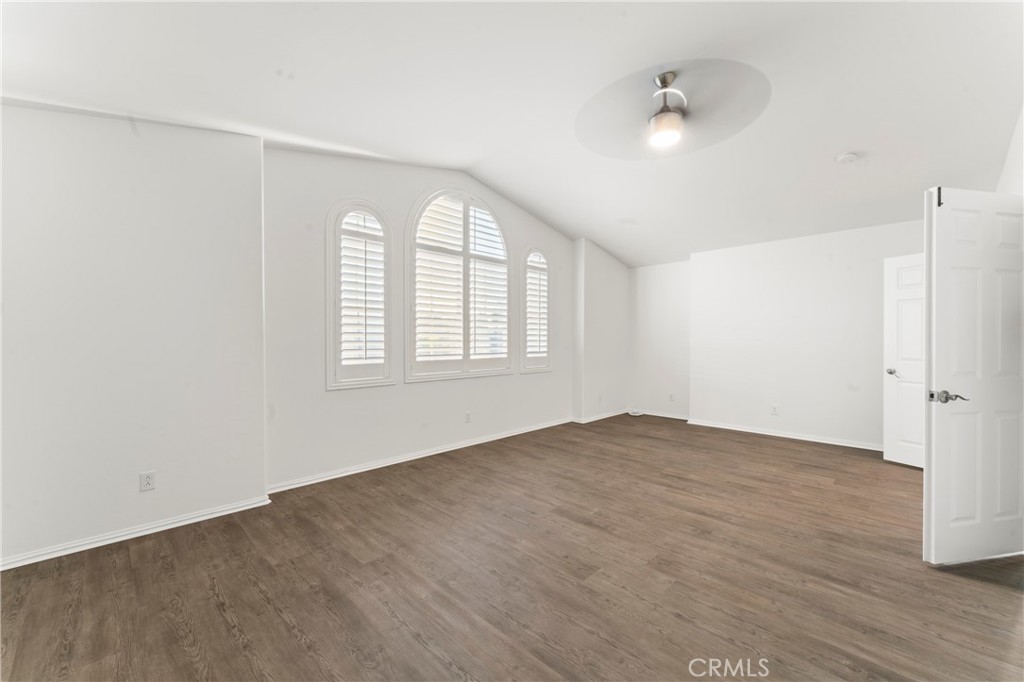 Vista Los Posas - Residential