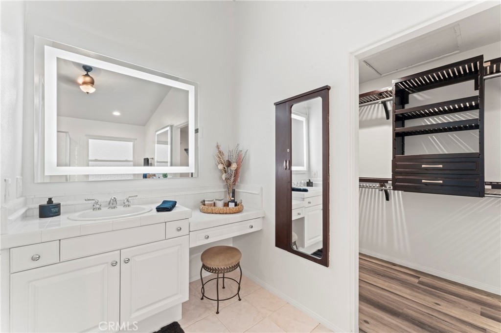 Vista Los Posas - Residential