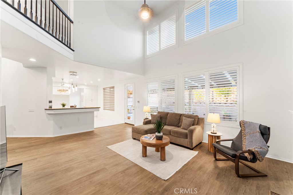 Vista Los Posas - Residential