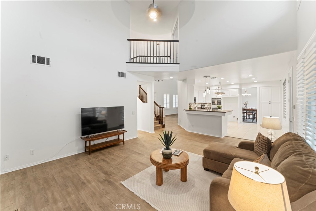 Vista Los Posas - Residential