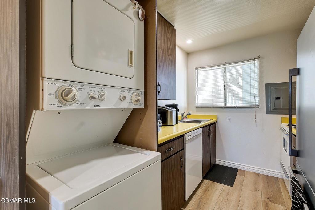 251 S Ventura Road 223