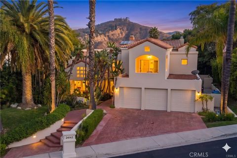 Photo of 24142 Park Riviera, Calabasas, CA 91302 (MLS # SR26085365)