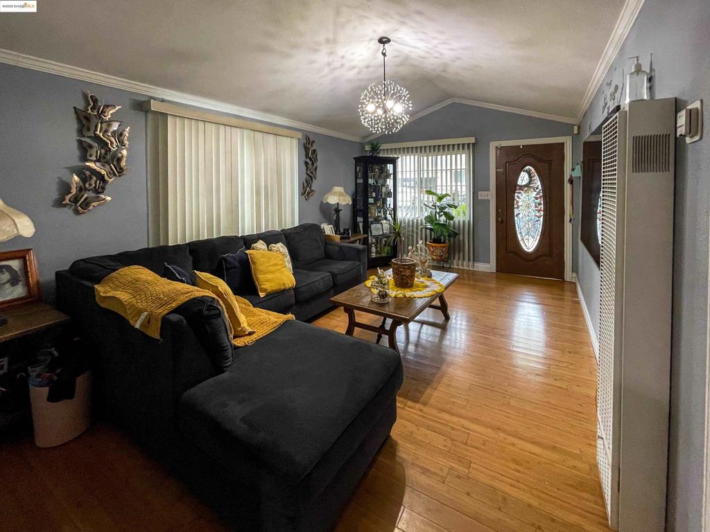 MISSION FOOTHILL - Residential