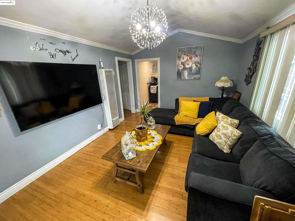 MISSION FOOTHILL - Residential