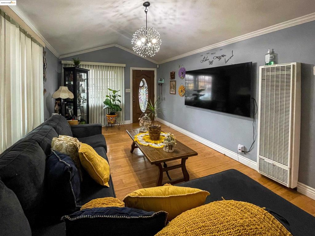 MISSION FOOTHILL - Residential