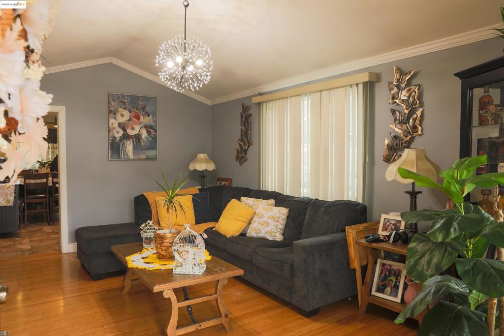 MISSION FOOTHILL - Residential