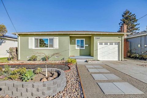 Photo of 15382 Andover St St, San Leandro, CA 94579 (MLS # 41121548)