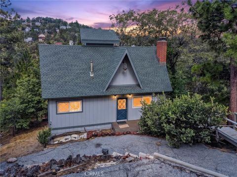 Photo of 1341 Calgary Drive, Lake Arrowhead, CA 92352 (MLS # IG26115658)
