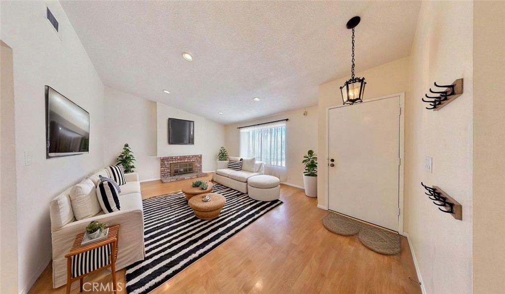 12036 Camino Valencia