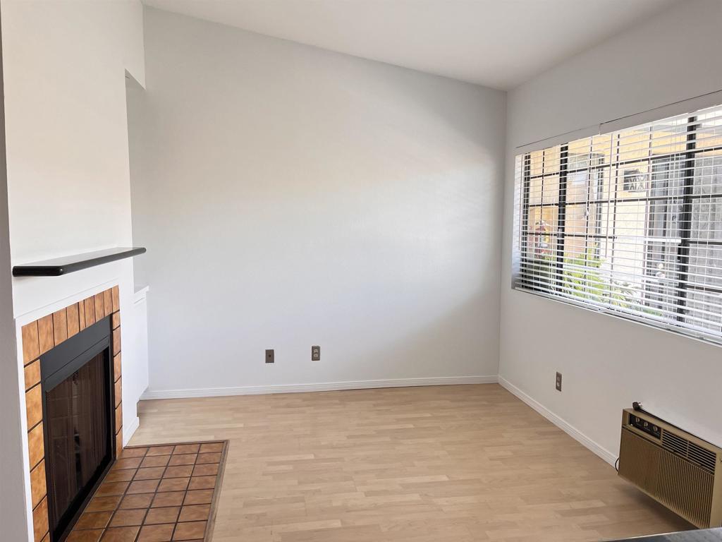 1435 Essex 7
