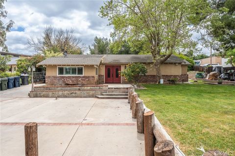 Photo of 31869 Florida Street, Redlands, CA 93373 (MLS # CV25094322)