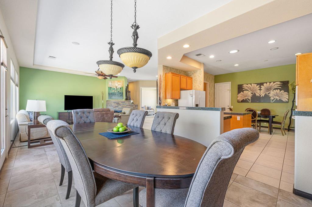 79786 Parkway Esplanade S