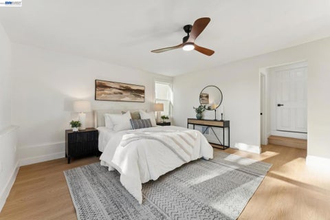 Tiny photo for 3039 Kansas St St, Oakland, CA 94602 (MLS # 41151571)