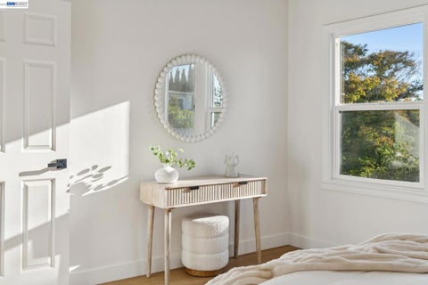 Tiny photo for 3039 Kansas St St, Oakland, CA 94602 (MLS # 41151571)