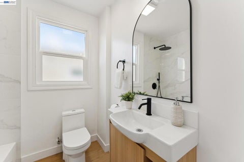 Tiny photo for 3039 Kansas St St, Oakland, CA 94602 (MLS # 41151571)