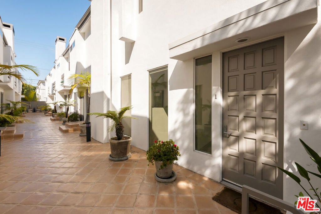 Photo of 917 Euclid Street #1, Santa Monica, CA 90403 (MLS # 26985453)