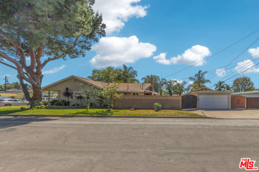 1543 E Idahome Street