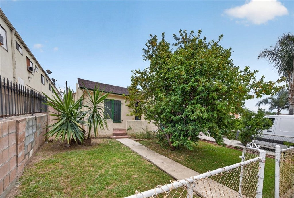 3212 Drew Street