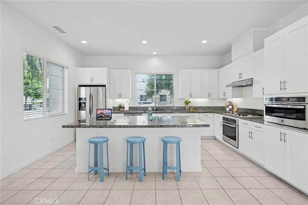 Irvine, California 92618, United States, 3 Bedrooms Bedrooms, ,3 BathroomsBathrooms,Residential,Active,198299