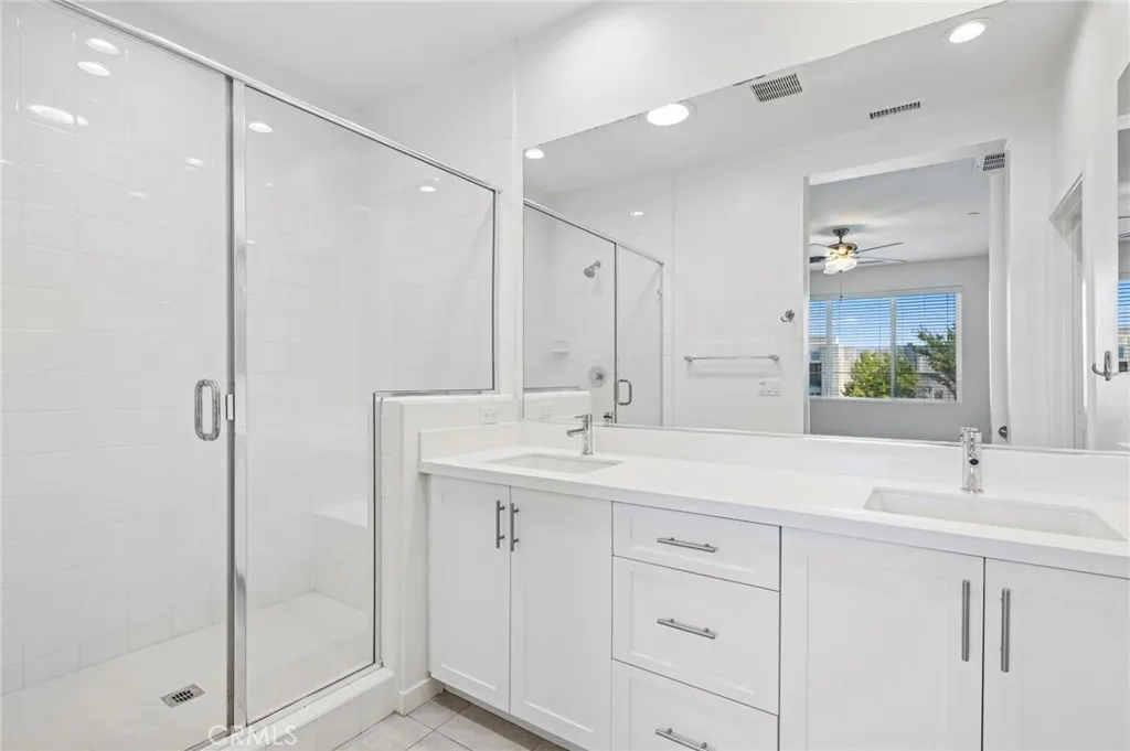 Irvine, California 92618, United States, 3 Bedrooms Bedrooms, ,3 BathroomsBathrooms,Residential,Active,198299