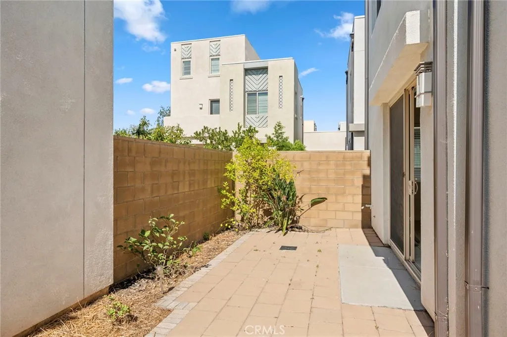 Irvine, California 92618, United States, 3 Bedrooms Bedrooms, ,3 BathroomsBathrooms,Residential,Active,198299