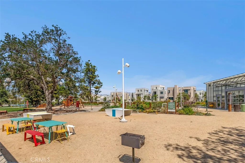 Irvine, California 92618, United States, 3 Bedrooms Bedrooms, ,3 BathroomsBathrooms,Residential,Active,198299