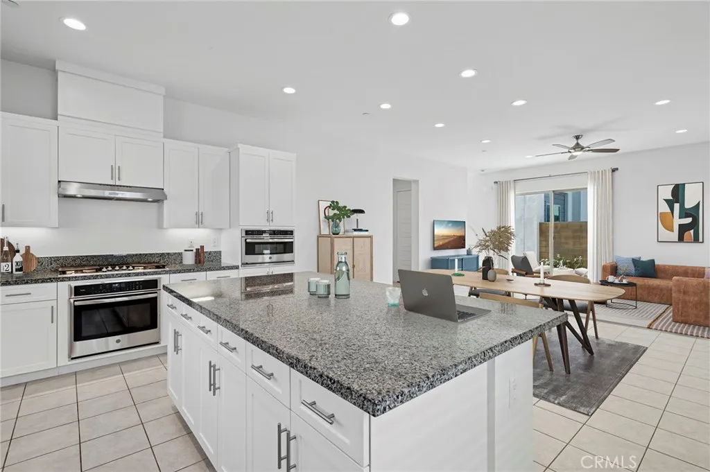 Irvine, California 92618, United States, 3 Bedrooms Bedrooms, ,3 BathroomsBathrooms,Residential,Active,198299