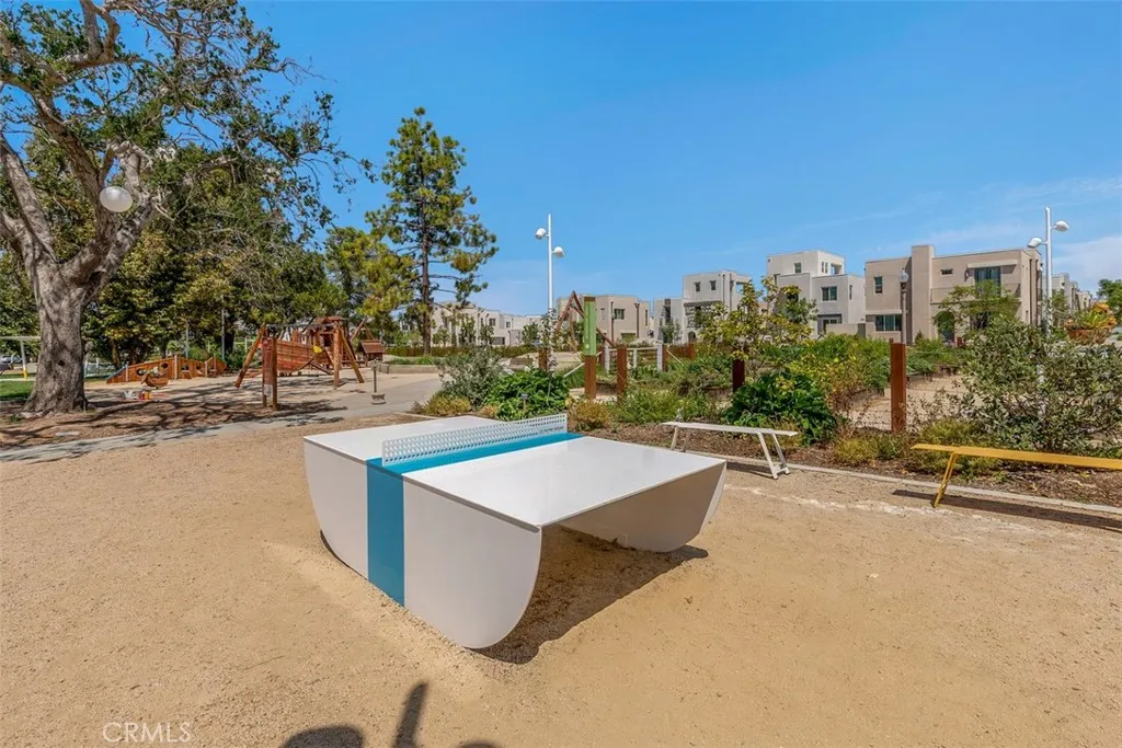 Irvine, California 92618, United States, 3 Bedrooms Bedrooms, ,3 BathroomsBathrooms,Residential,Active,198299