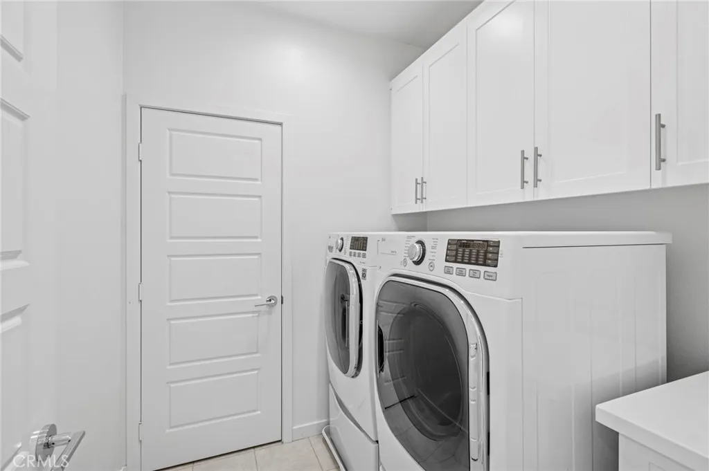 Irvine, California 92618, United States, 3 Bedrooms Bedrooms, ,3 BathroomsBathrooms,Residential,Active,198299