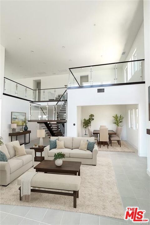 Photo of 20568 Edgewood Court, Chatsworth, CA 91311 (MLS # 26652433)