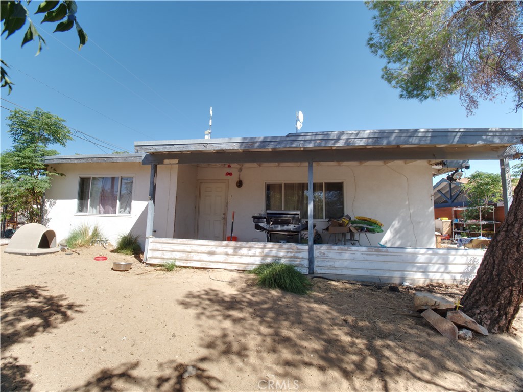 Fixer-Upper with Big Potential in Joshua Tree
2 Bed | 1 Bath with multiple room additions| Investment Opportunity |
Dreaming of your own desert hideaway or next renovation project? This 2-bedroom, 1-bath home in Joshua Tree offers the perfect blank canvas for visionaries, investors, and DIYers alike. Set on a spacious lot with iconic high desert views, this property needs some TLC—but the potential is undeniable. With a bit of work, this could become your desert dream retreat, or creative sanctuary just minutes from Joshua Tree National Park and the vibrant town center. Ideal location for stargazers, artists, and nature lovers. Ready for your personal touch. Priced to sell in a high-demand market Whether you're looking to renovate and flip, build equity, or create your perfect desert escape, this is the opportunity you've been waiting for. Bring your tools, your vision, and your sense of adventure. Joshua Tree is calling. Property has power purchase solar agreement with Tesla.