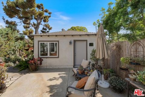 Photo of 2401 21st Street #Rear, Santa Monica, CA 90405 (MLS # 26702463)