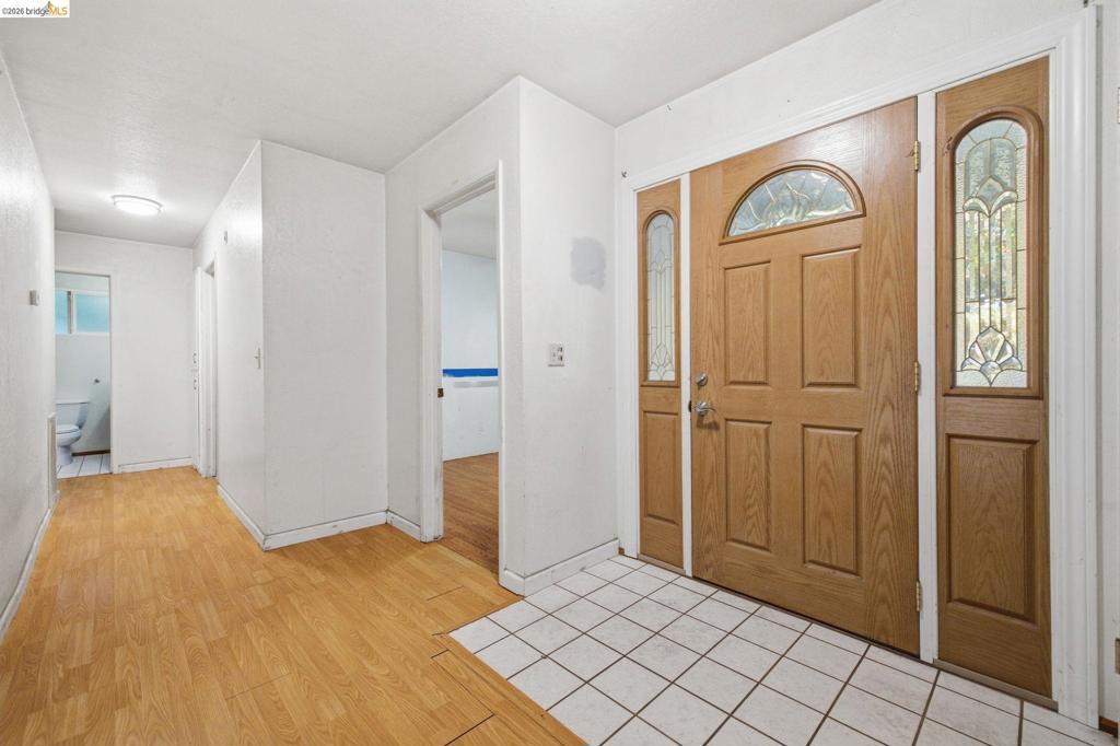 21392 Ridgeview Dr