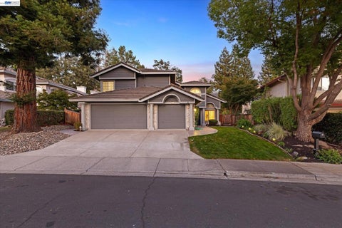 Photo of 749 Sweet Water Dr DR, Danville, CA 94506 (MLS # 41148592)