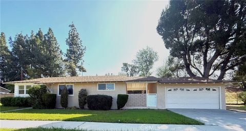 Photo of 10826 Blucher Ave, Granada Hills, CA 91344 (MLS # SR26066636)