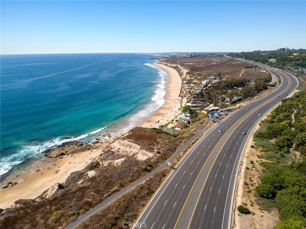 Irvine, California 92618, United States, 6 Bedrooms Bedrooms, ,7 BathroomsBathrooms,Residential,Active,209874