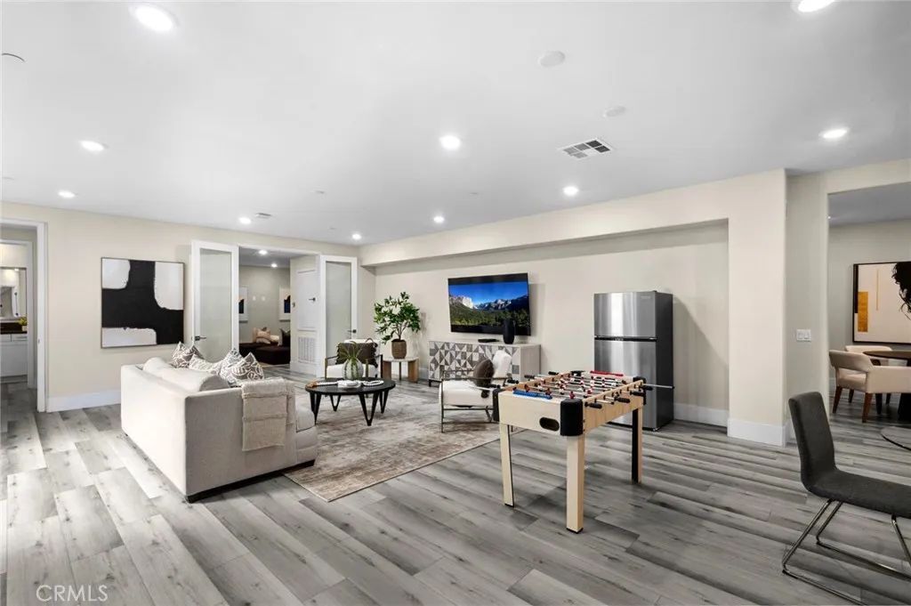 Irvine, California 92618, United States, 6 Bedrooms Bedrooms, ,7 BathroomsBathrooms,Residential,Active,209874