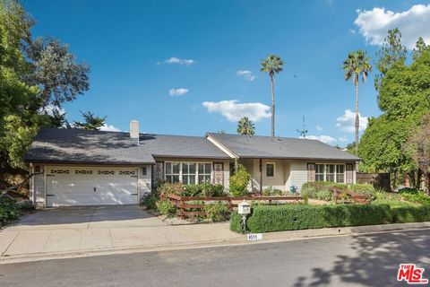 Photo of 4511 Jubilo Drive, Tarzana, CA 91356 (MLS # 25627269)