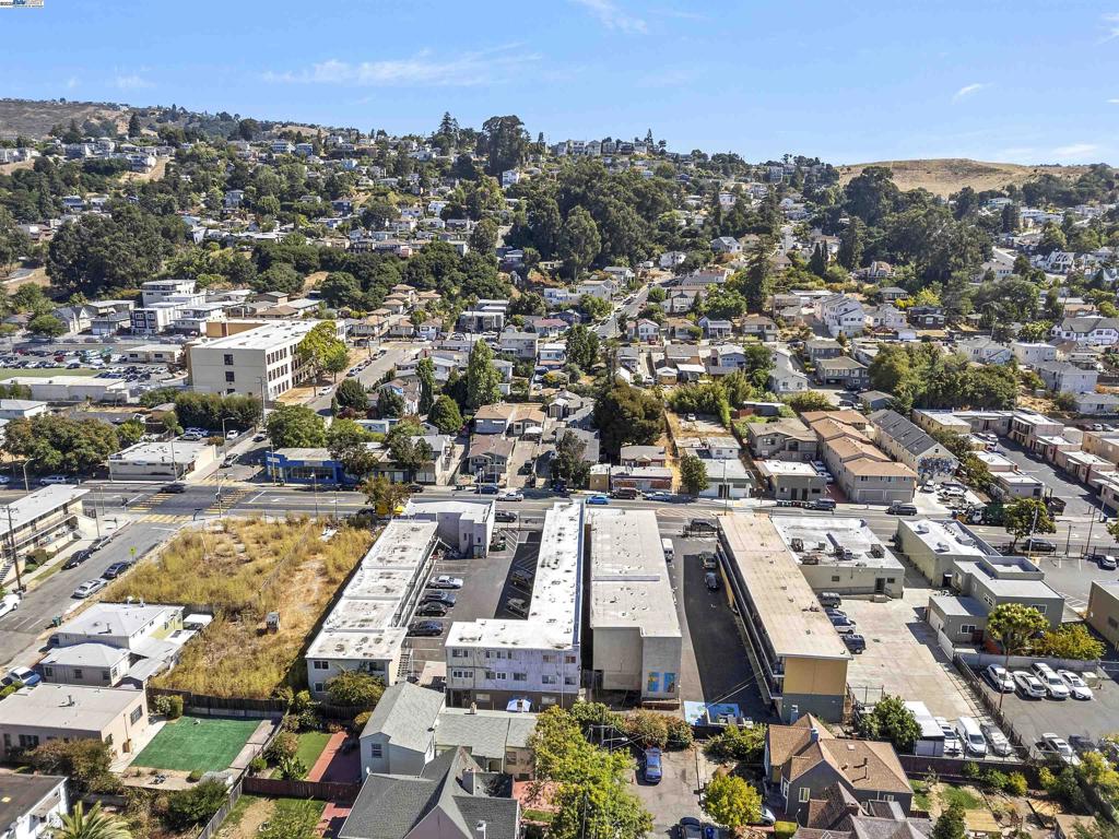 7975-8005 MacArthur Blvd comprises of 53 units presenting a unique and strategic opportunity for an investor to rapidly establish a substantial presence in Oakland. The asset offers investors a reliable and consistent revenue stream, driven by the growing demand for affordable housing in the East Oakland market. The asset benefits from exceptional connectivity to the Bay Area, with convenient access to the Coliseum BART Station, HWY 580, and close proximity to Oakland International Airport, allowing residents several transportation options and ease of access to key regions throughout the Bay. 7975-8005 MacArthur Blvd is located minutes from the historic Eastmont Town Center, a prominent shopping and social services hub. The town center features a diverse mix of anchor tenants, including CVS Pharmacy, Alameda County Social Services Agency, McDonald’s, and LifeLong Medical Care Center, providing residents with convenient access to amenities and essential services. The asset features an exceptional unit mix with a particularly strong concentration of studio and one bedroom units. The portfolio’s unit mix paired with strong demand for workforce housing ensures landlords benefit from natural turnover, minimizing loss-to-lease risks associated with the city’s stringent rent control