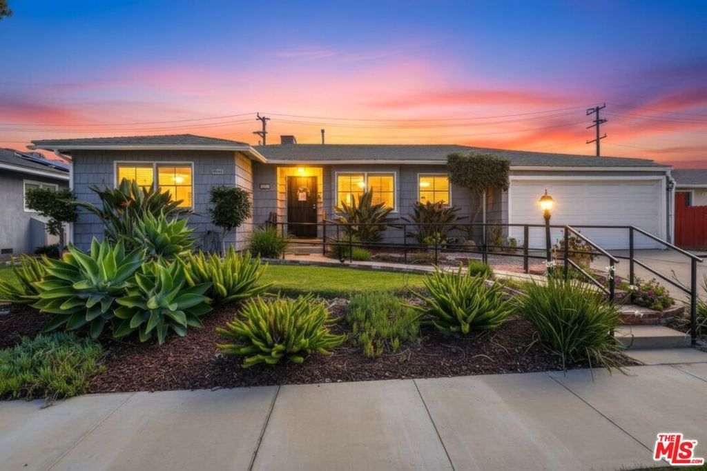 Photo of 1060 E 45th Way, Long Beach, CA 90807 (MLS # 25606789)