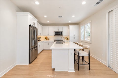 Tiny photo for 23201 W Canterbury Way, West Hills, CA 91307 (MLS # SR26178386)