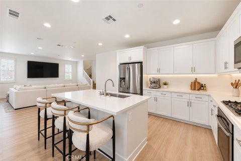 Tiny photo for 23201 W Canterbury Way, West Hills, CA 91307 (MLS # SR26178386)